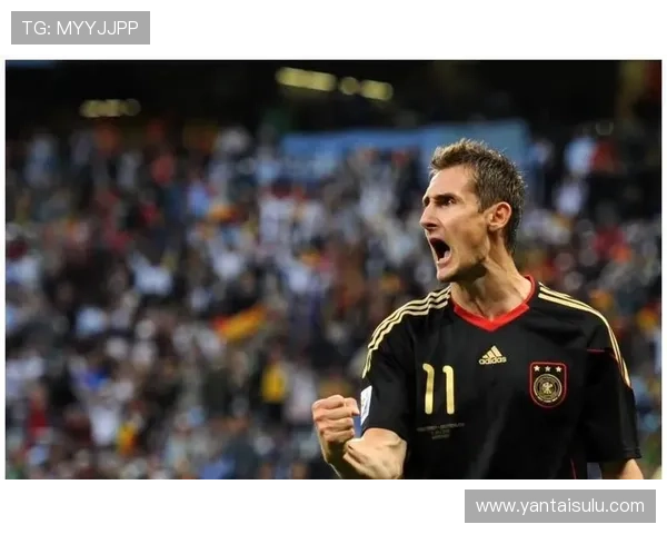 克洛泽:低调却辉煌的足球传奇背后的故事与成就 克洛泽:低调却辉煌的足球传奇背后的故事与成就